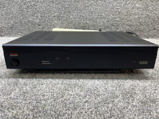 Adcom GFA-5200 Amplifier - Image 2