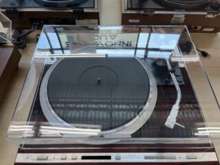 JVC QL-Y5F Turntable - Image 2