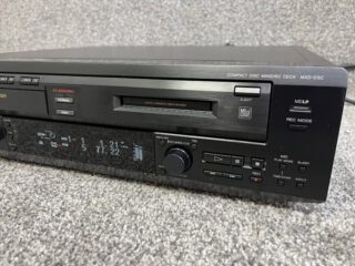 Sony MXD-D5C CD/Minidisc combo - Image 4